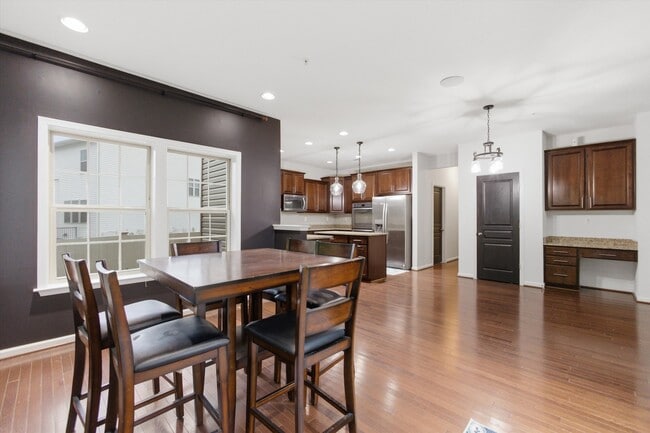Photo - 7585 Holly Ridge Dr