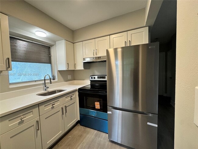 Photo - 4317 NE 21st Ave Unidad 7