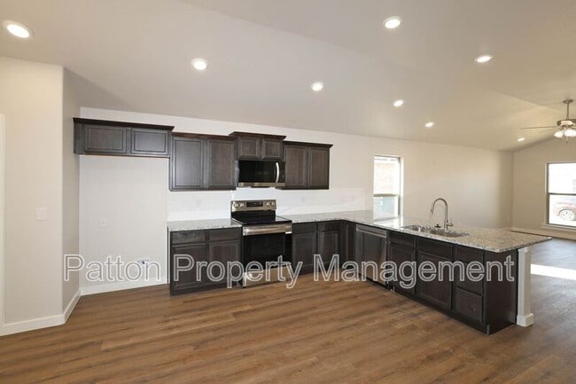 Photo - 3003 Swenson St