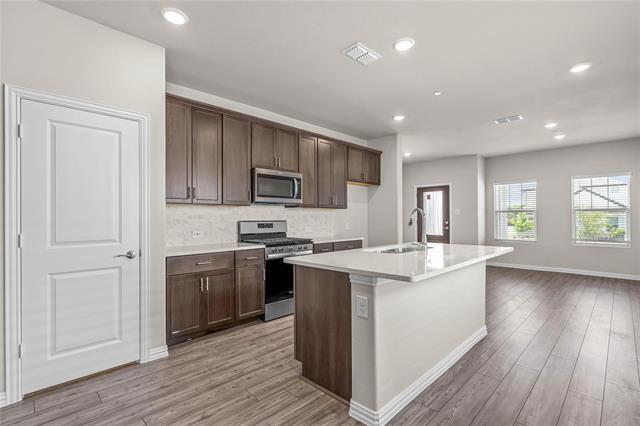 Photo - 210 Monarch Wy