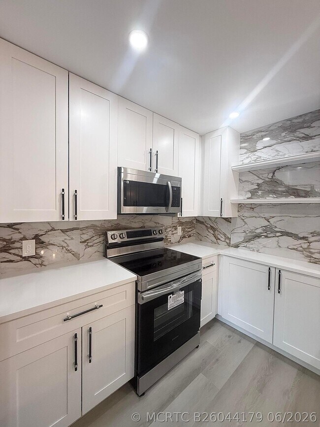 Photo - 205 Charter Way