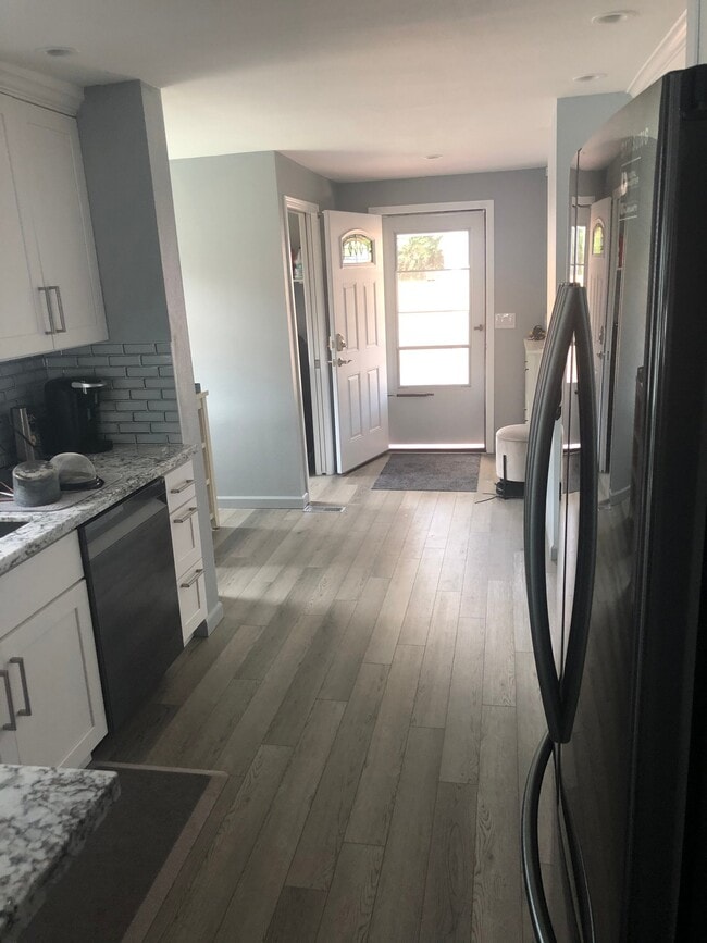 Photo - 221 F St SE