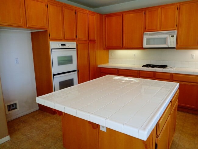 1551 N Poconos Cir