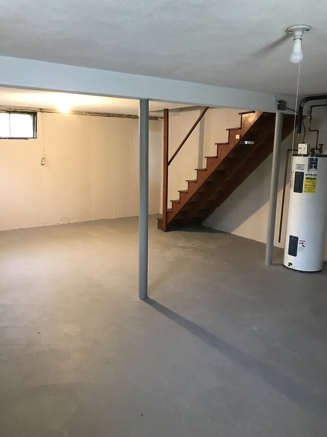 Building Photo - 626-628 Summer St. Unit 628 Summer St