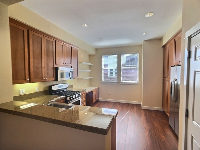Photo - Ideally Located 3 Bedroom Townhouse with Cahill Park Views