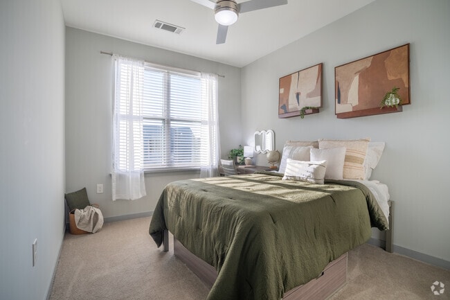 5 habitaciones, 5 baños, 1795 pies cuadrados, quinto dormitorio