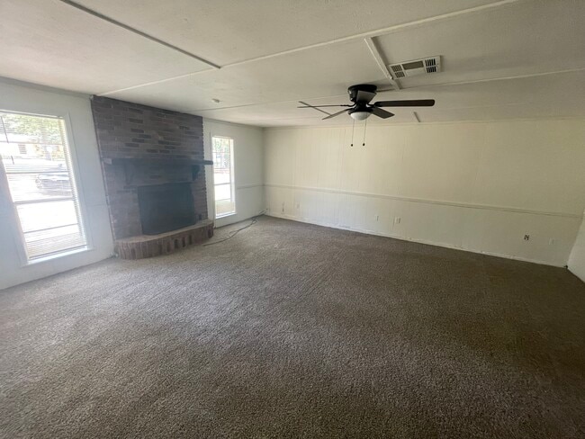 Photo - 1405 Dianne Dr