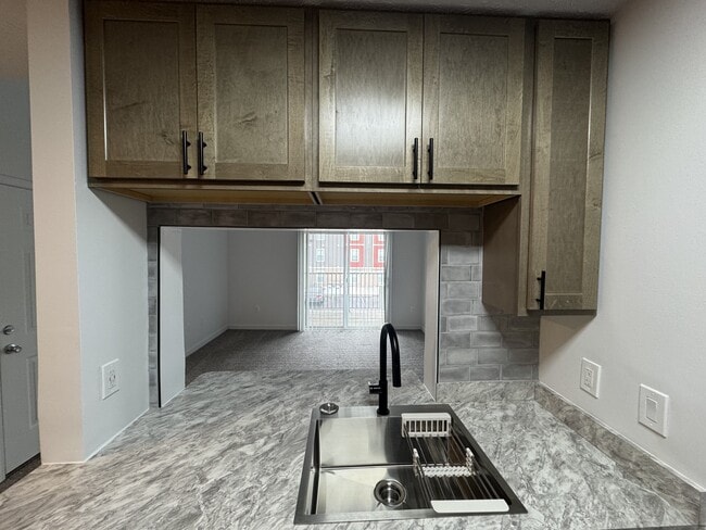 Photo - Hilltop Apartments