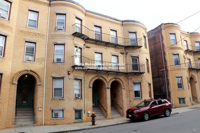 Building Photo - 10 Wait St Unit 101