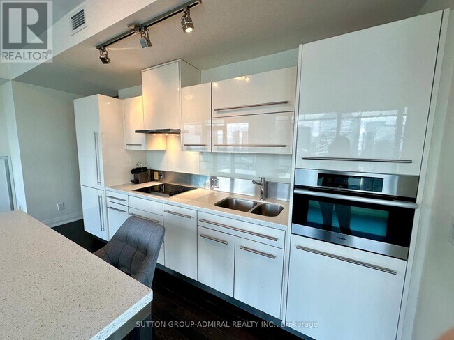 Photo - 80 John St Unit 3708