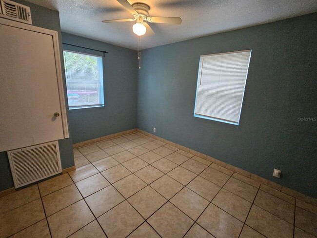 118 N Van Buren Ave