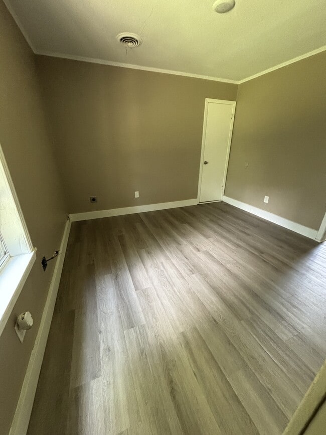 Photo - 914 Monroe Ave