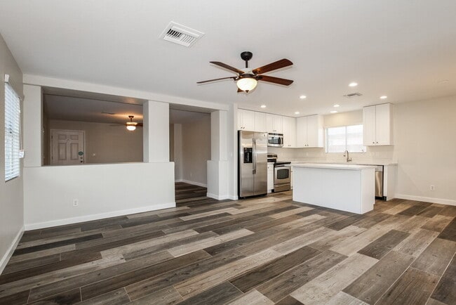 Photo - 2902 W Irma Ln