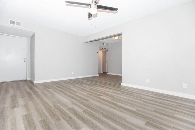 Photo - TIDES AT DESERT POINTE