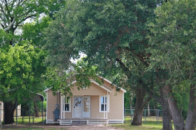 Building Photo - 4419 FM 3538 Rental
