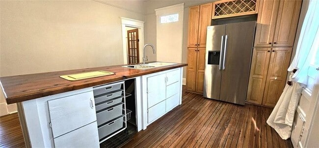 Photo - 1047 Ridge Ave