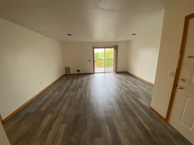 Photo - 517 - 527 Trail Side Drive Apartments