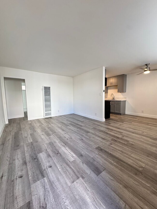 Photo - 1913 11th St - TWO bedrooms AVAILABALE !