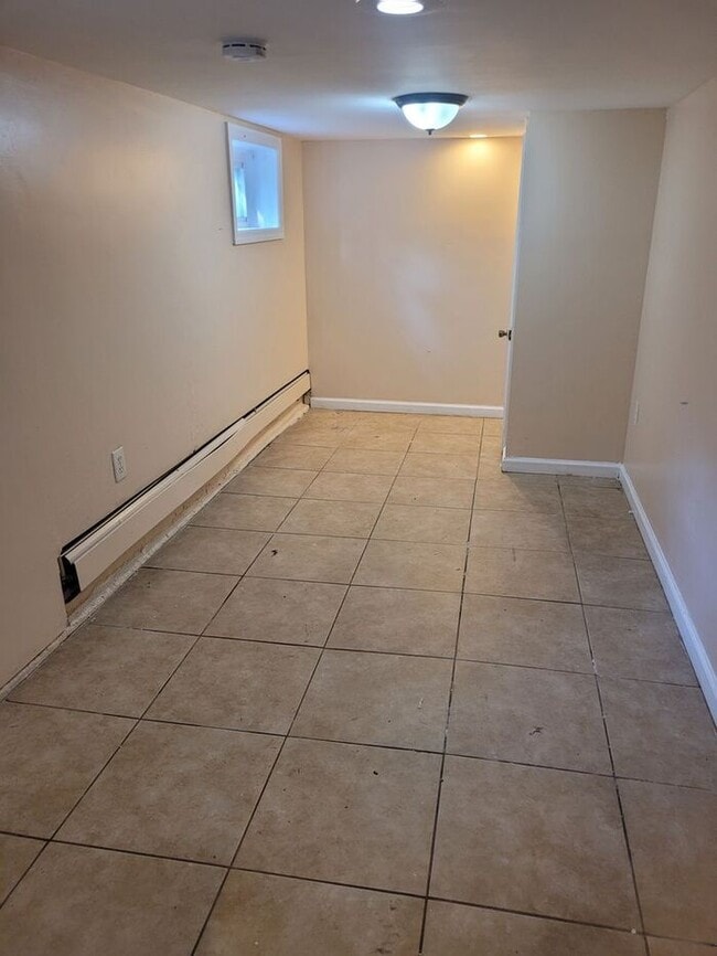 Photo - 24 Valley St