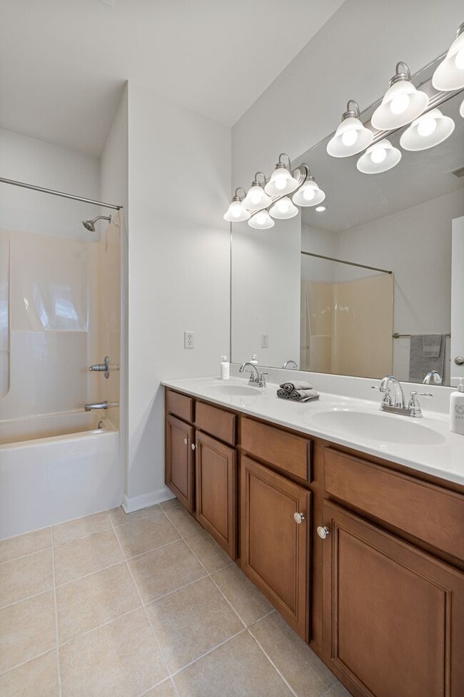 Photo - Barclay Square at Princeton Forrestal