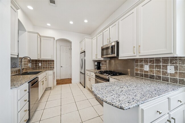 Photo - 811 Patterson St