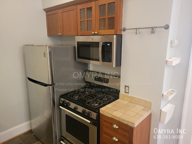 Photo - 908 Juniper St NE Unidad 106