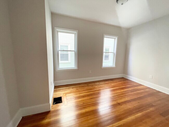 Photo - 26 Taft St Unit 1