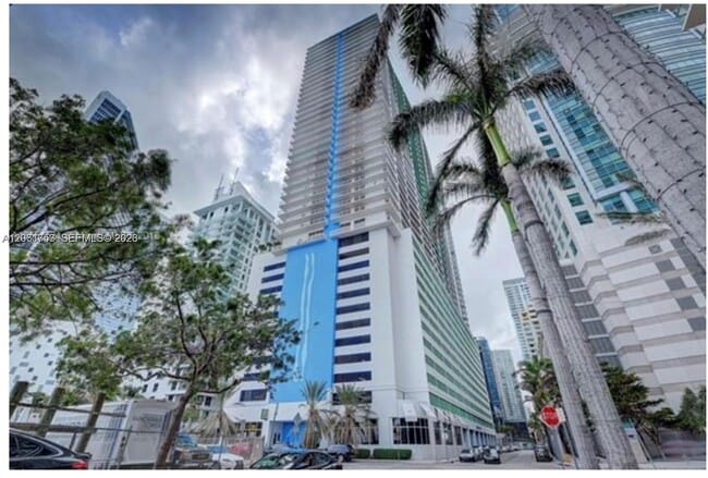 Building Photo - 1200 Brickell Bay Dr Unit 1822