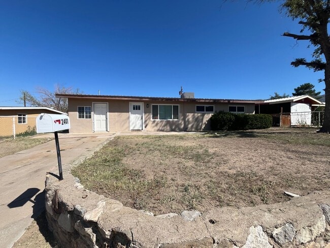 Building Photo - Updated 3 bedroom 2 bathroom house