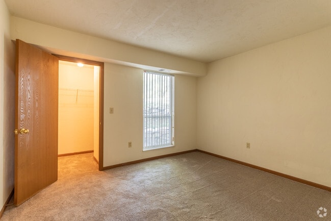 1BR, 1BA - 725 SF