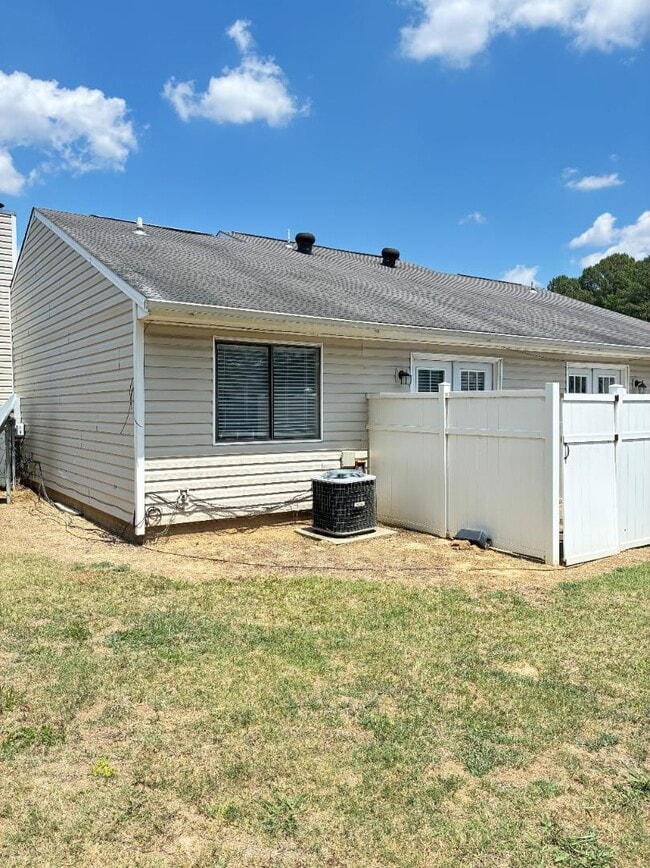 Photo - 3701 Nealshire Dr NW