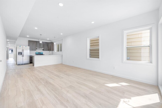 Photo - 411 11th St Unit Floor 2