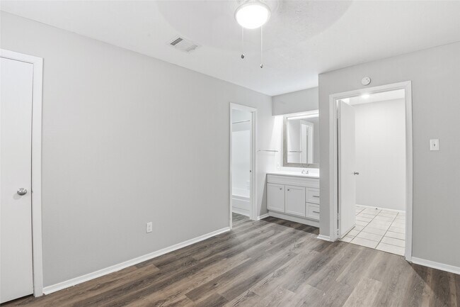 Photo - 6519 Bridgegate Dr