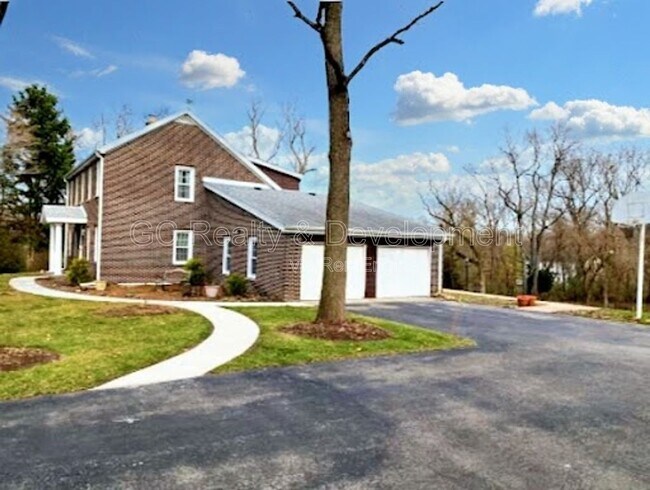 Photo - 87 W Surrey Ln