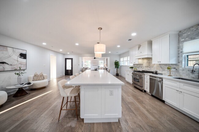 Photo - 2501 Briarhurst Dr
