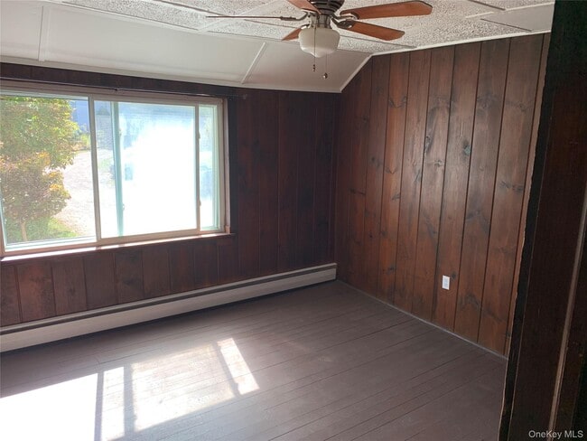 Photo - 1860 E Main St