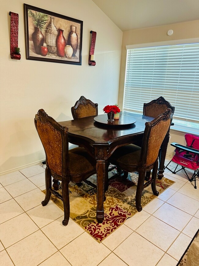 Photo - 1705 Castroville Trl Unit 1