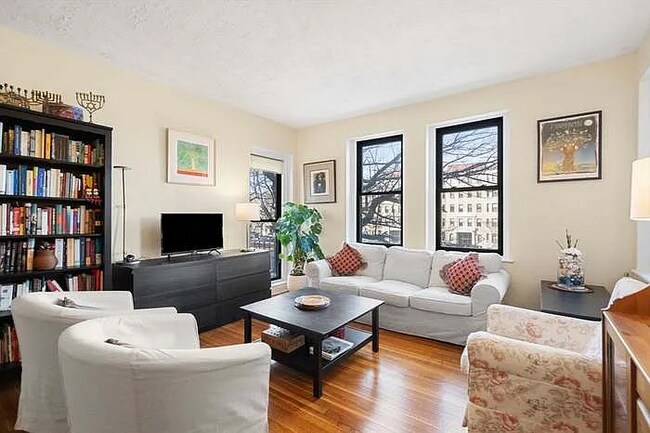 Photo - 1400 Commonwealth Ave Unidad 6