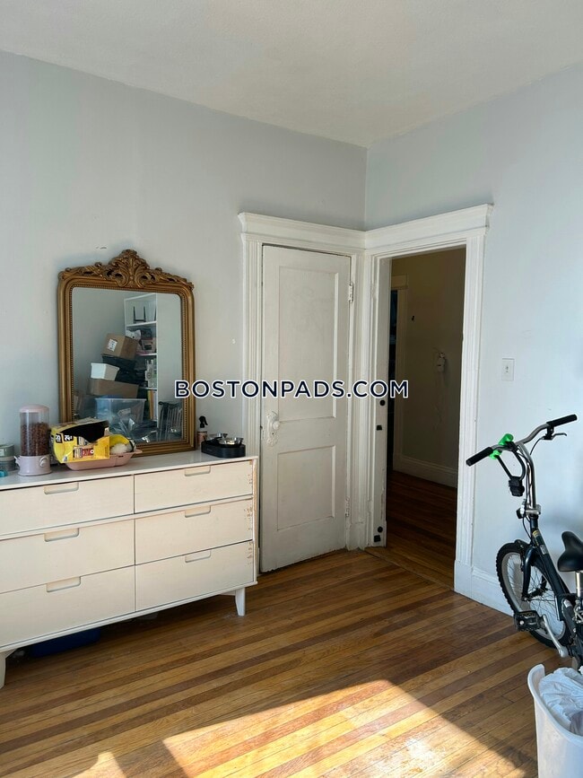 Photo - 86 Glenville Ave Unit 2