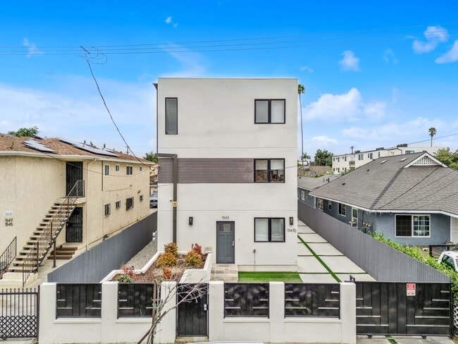 Building Photo - 1543 W. 37th Pl Los Angeles, CA 90018