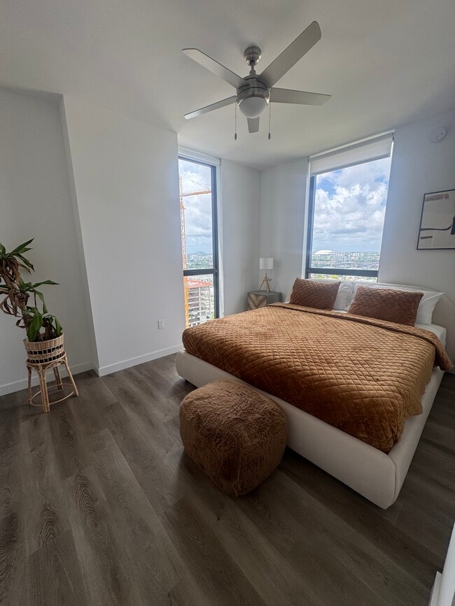 Photo - 253 NE 2nd St Unidad 2259