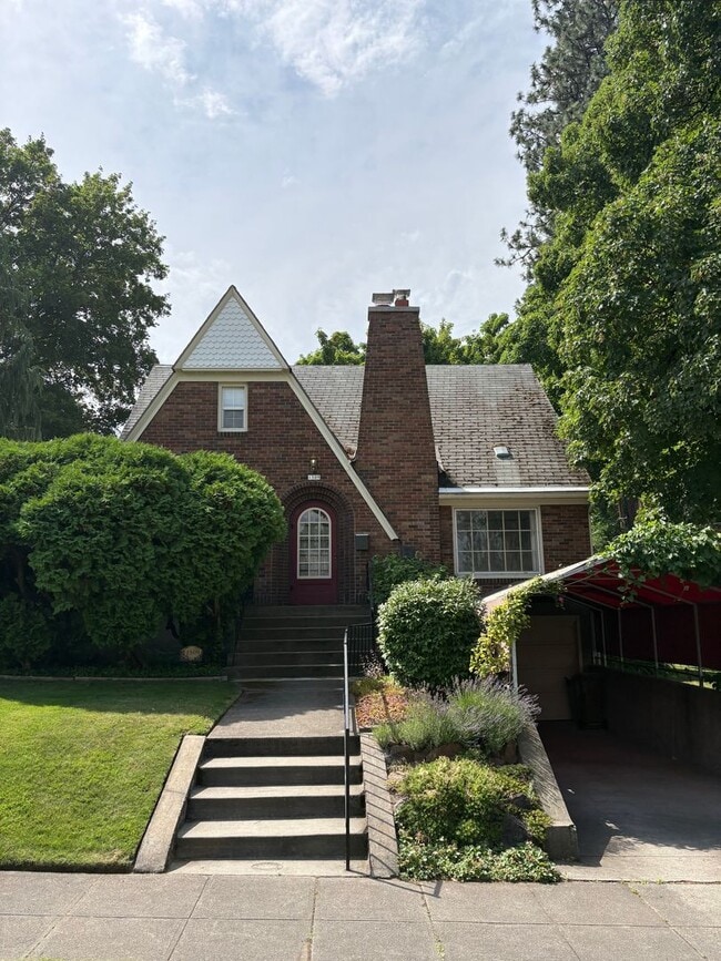 Building Photo - Classic Brick Charmer - 4 Bedroom
