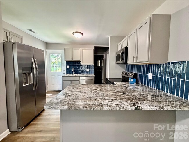 Photo - 457 Fewell St
