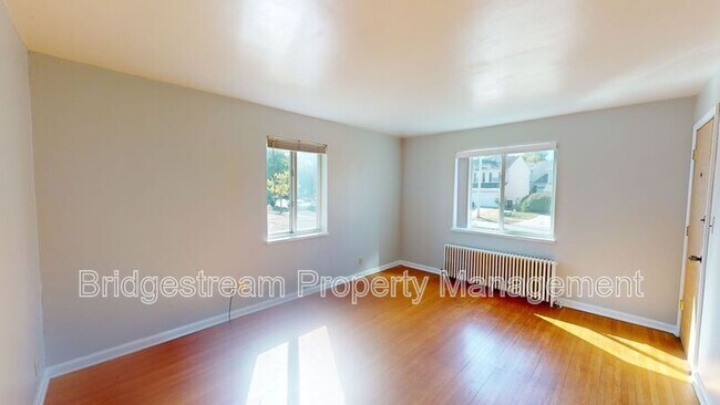Photo - 1549 Old Ln Ave
