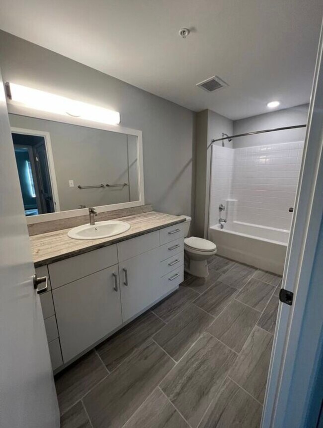 Photo - 404 Henderson Chapel Rd Unidad 1301