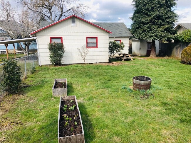 Photo - Freshly updated 3 bedroom 1 bath house off...