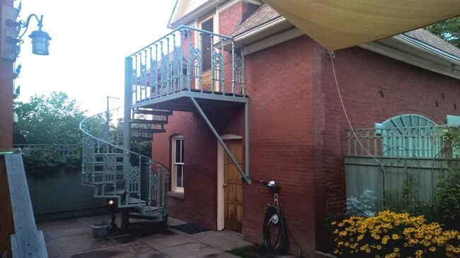 Building Photo - 1124 Vine St Rental
