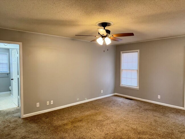 Photo - Charming 3 bd/2 ba with Basement!! Home Near Ft Campbell!