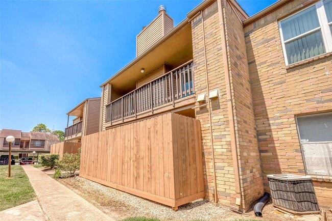 Photo - 10555 Turtlewood Ct Condo Unit 1109