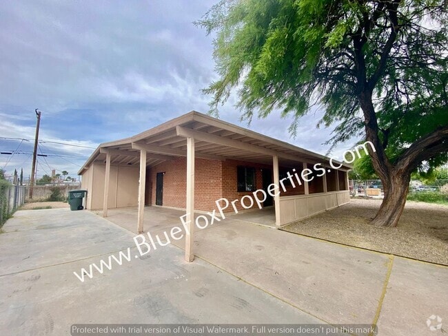 Building Photo - 3807 E Dover Stravenue Rental